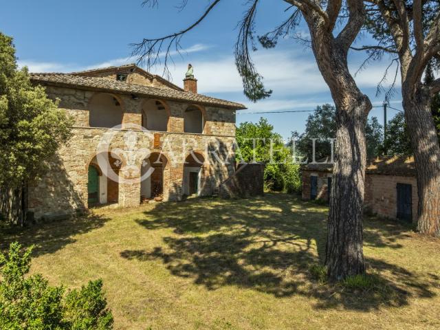 Un’Autentica dimora toscana immersa nella quiete della campa. 980m² Cetona