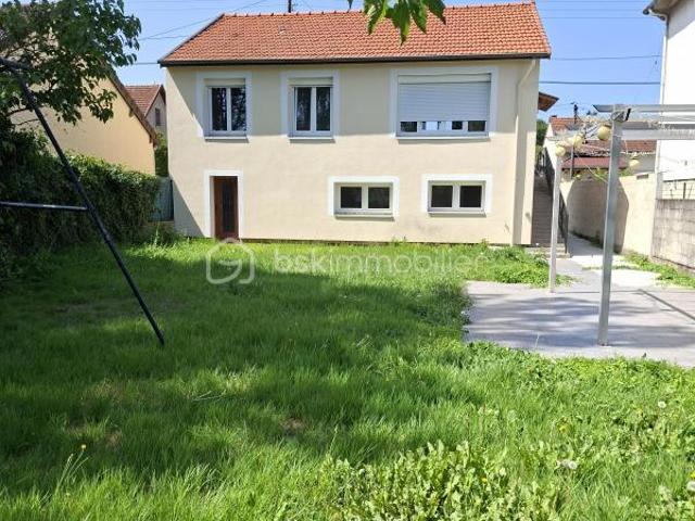 ? Un bien rare aux multiples possibilités: investissement clé en main ou grande maison familiale avec jardin
