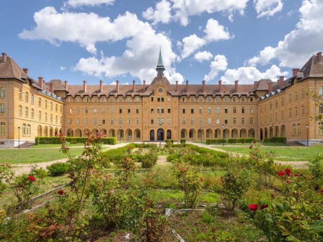 Un bien rare au cœur d'un ancien couvent entièrement réhabil. 84m² Sainte Foy lès Lyon