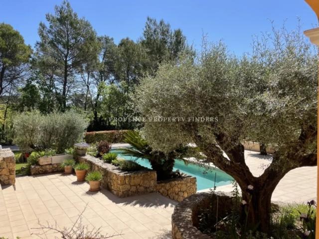 Un Bijou Rare à Lorgues – Luxe, Espace & Sérénité