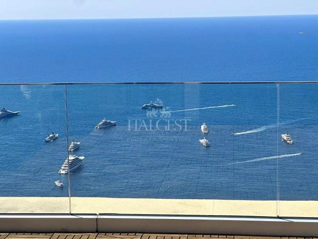 Un Cadre d’Exception face au Bleu et à Monaco! 200m² Roquebrune Cap Martin
