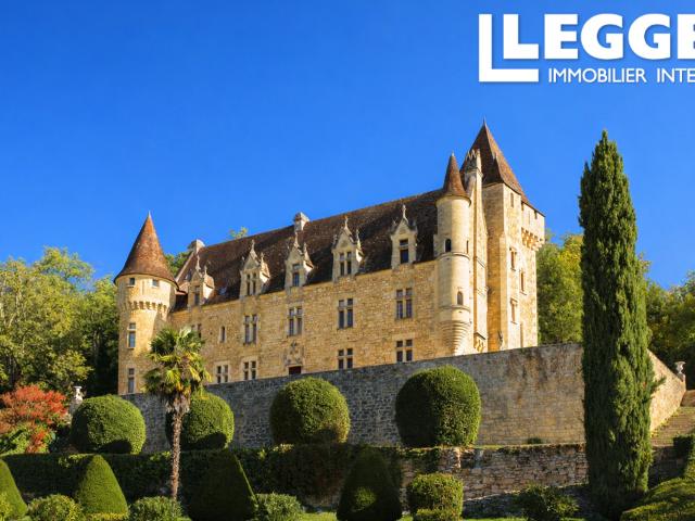 Un château historique de luxe exceptionnel situés au cœur du Triangle d'Or de la Dordogne, près de Sarlat
