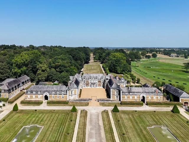 « Un château quasi royal » Le plus beau et le plus remarquab. 2500m² Angers