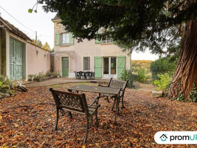 Un chatelet de 270m2 à Courdemanche