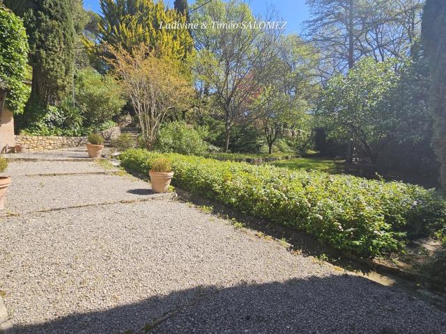Un charme fou ! 150m² Montferrat