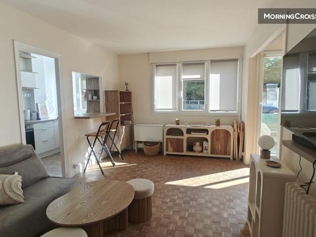 Un cocon ensoleillé avec balcon