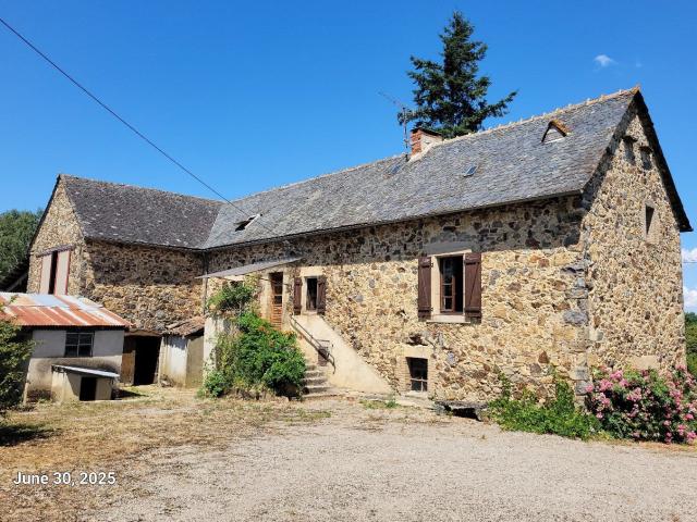 Un corps de ferme avec dépendances 7kms de Villefranche de. 100m² Morlhon le Haut