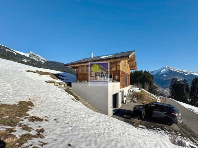 Un des derniers chalets construit en résidence secondaire!