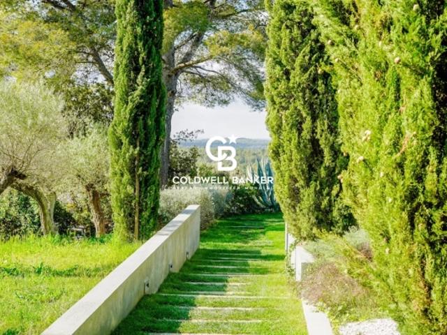 Un domaine d'exception entre Saint Tropez et le Verdon, alliant charme, rentabilité et authenticité provençale