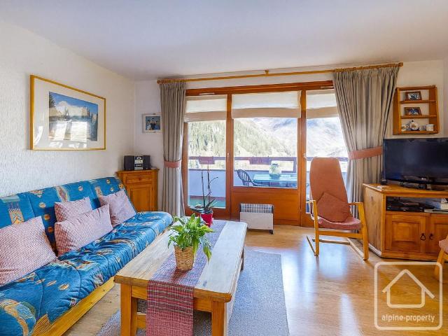 Un duplex de 2 chambres avec mezzanine, cave et piscine intérieure