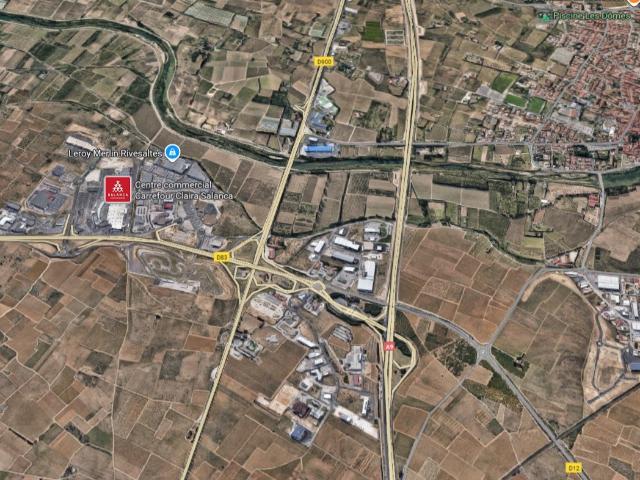 UN ENSEMBLE IMMOBILIER POUR ACTIVITE DE BUREAUX ET D'ENTREPOTS, A PERPIGNAN