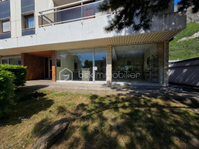 Un espace commercial polyvalent au centre urbain mauriennais !