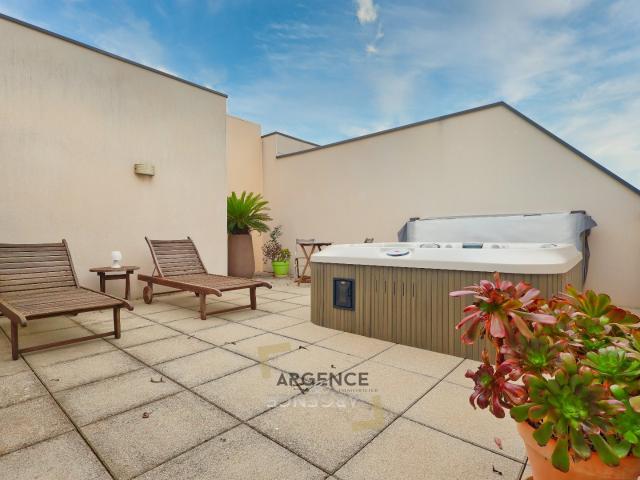 Un Esprit Penthouse Sur 100 M2 De Terrasse Avec Jacuzzi Dans. 106m² Montpellier