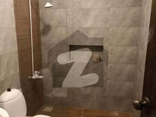 Un furnished 3 bed drawing lounge kitchen appartment for rent with maid washroom clifton block 2