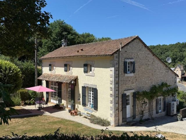 Un Havre De Paix A La Campagne – Belle Maison En Pierre Avec Des Vues Exceptionnelles
