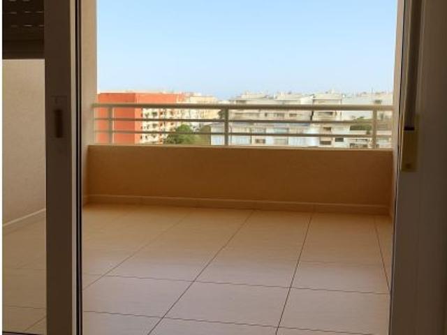 ¡Un hermoso apartamento de 2 dormitorios en el corazón de Torrevieja a un precio excelente!