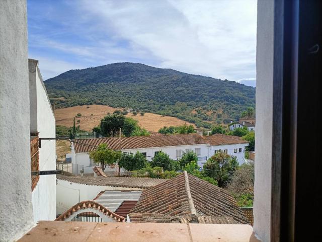 Un Hogar con Corazón y Alma Enfatizando su herencia, esta e. 140m² El Colmenar