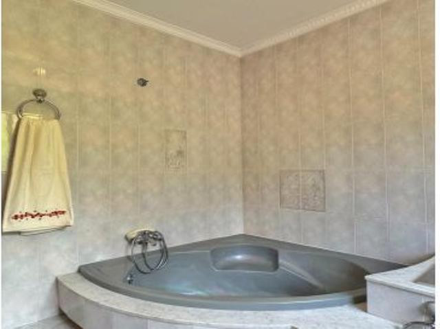 Un hogar para disfrutar: Casa con piscina y gran parcela en Guláns, Ponteareas
