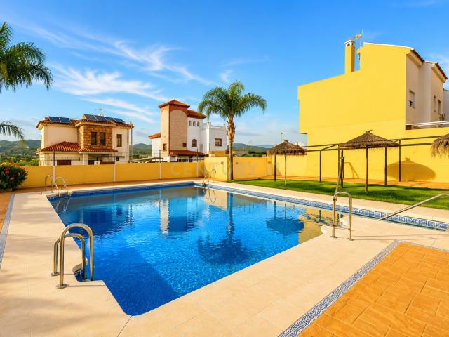 ¡ UN HOGAR PERFECTO PARA FAMILIAS A 19 MINUTOS DE MÁLAGA !