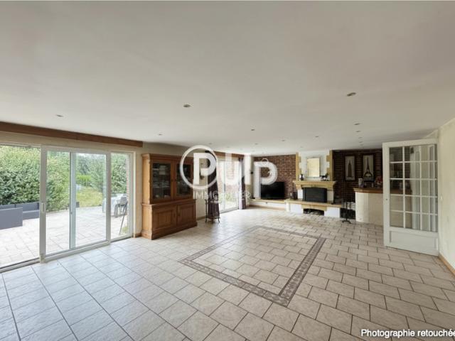 Maison familiale de 350 M2 sur plus de 2000 m2 de terrain