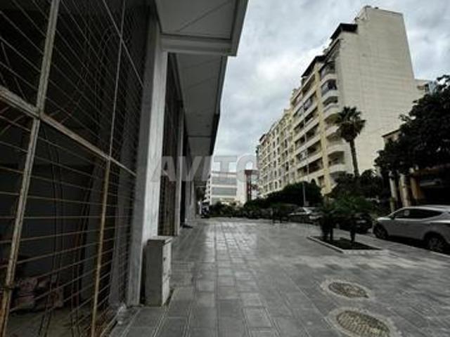 Un local commercial neuf en location