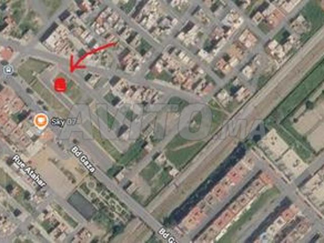 Un lot de terrain commercial de 84 m²