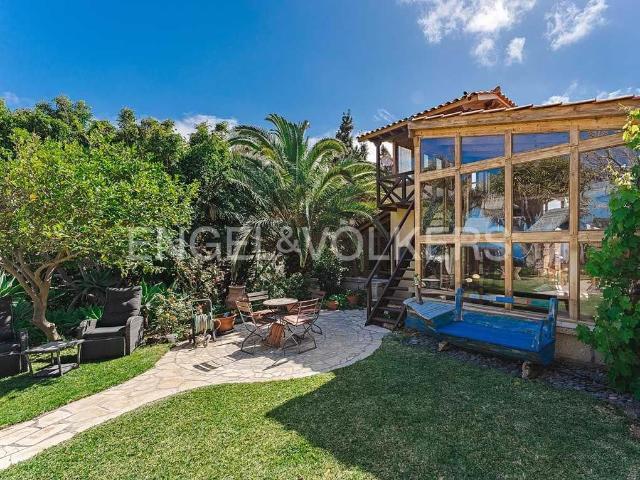 Un lugar de tranquilidad y elegancia: propiedad excepcional. 366m² Arico