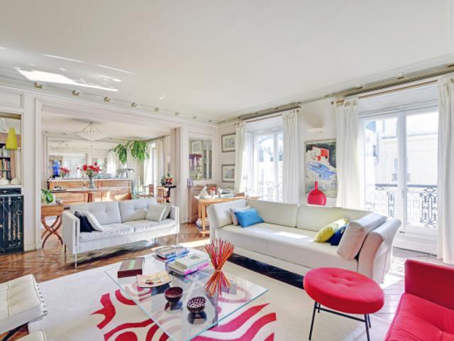 Un magnifique appartement d'angle en étage élevé !