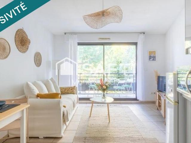 Un magnifique T2 entièrement meublé, situé dans le carré d'or du 8ème arrondissement