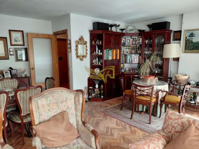 Un oasis de lujo en pleno Chamartín: terraza, piscina y garaje en finca exclusiva