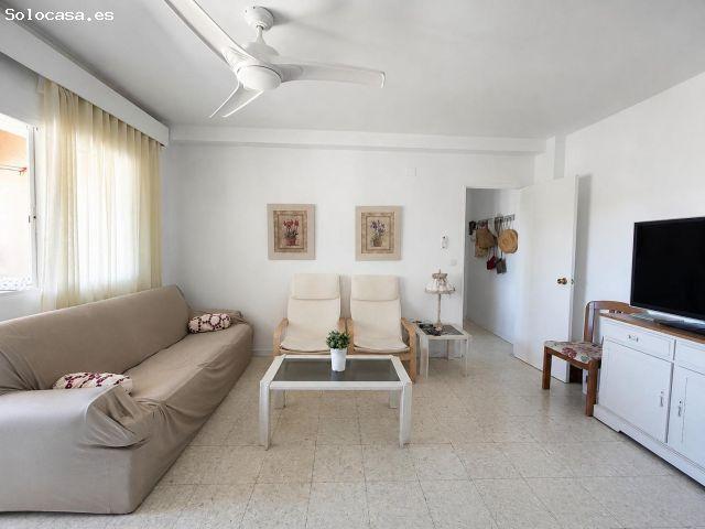 Un piso amplio, con terraza y el mar como protagonista ?