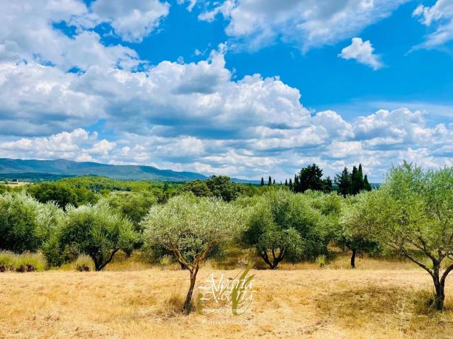 Un refuge d’exception au cœur de la Provence 640m² Moissac Bellevue