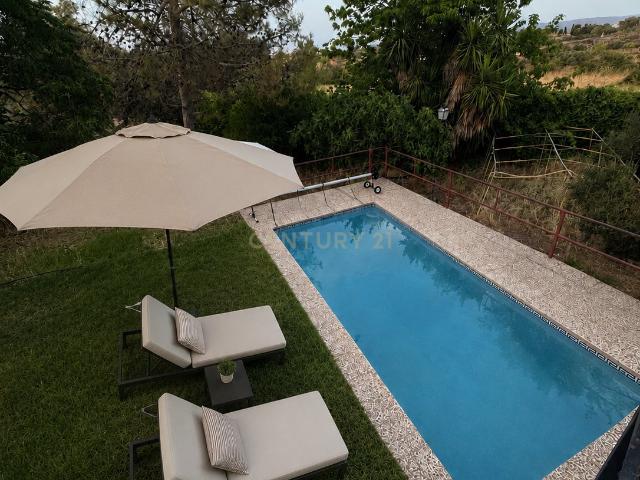 Un refugio privado con piscina y casi 2.000 m² de naturaleza a 5 minutos de Trujillo