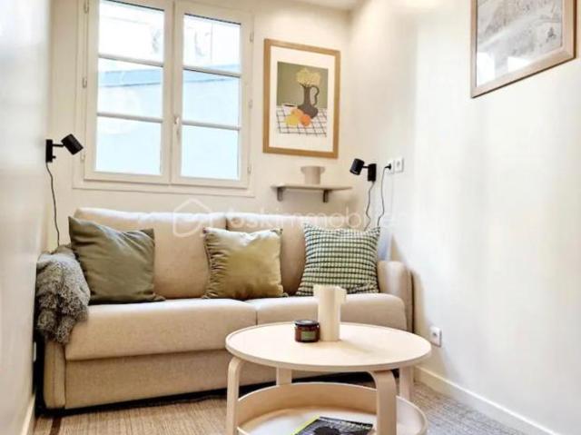 Un studio au premier étage dans une petite copropriété refait a neuf et meublé