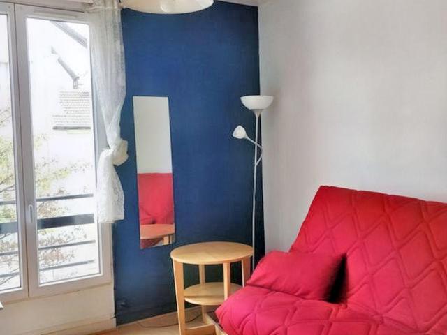 Un studio meublé de 19 m², ensoleillé et calme