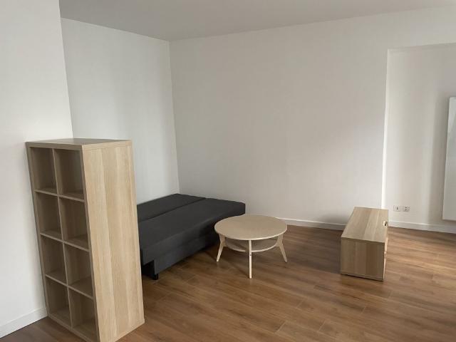 Un studio meublé idéalement situé – Place de l’Homme de Fer / Rue du Fossé des Tanneurs
