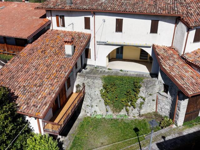 Un'Occasione Straordinaria per Investitori e Sviluppatori Im. 150m² Bergamo