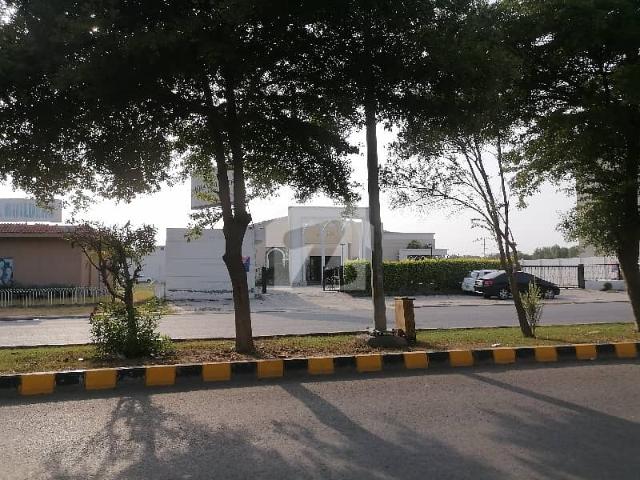 Unoccupied Main Double Road Residential Plot Of 10 Marla Is Available For Sale In Paragon City