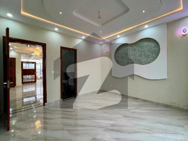 Unoccupied Corner House Of 10 Marla Is Available For sale In DHA Defence DHA Phase 1 Sector B1