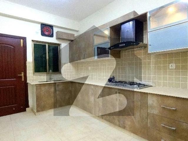 Unoccupied Flat Of 10 Marla Is Available For rent In Askari 11 Sector D