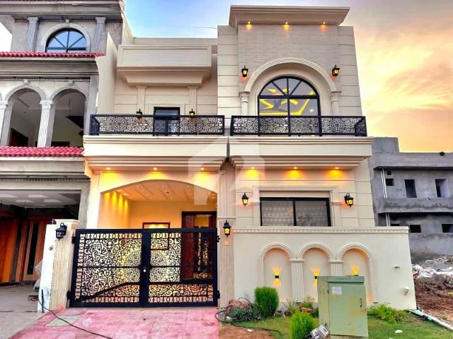 Unoccupied House Of 5 Marla Is Available For Sale In B 17