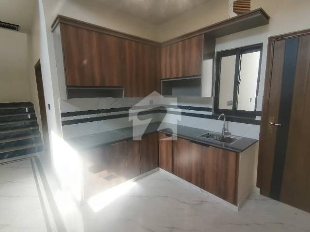 Unoccupied Prime Location House Of 10 Marla Is Available For rent In Multan Public School Road
