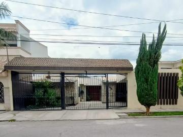 Una casa clasica en una excelente ubicacion de una planta