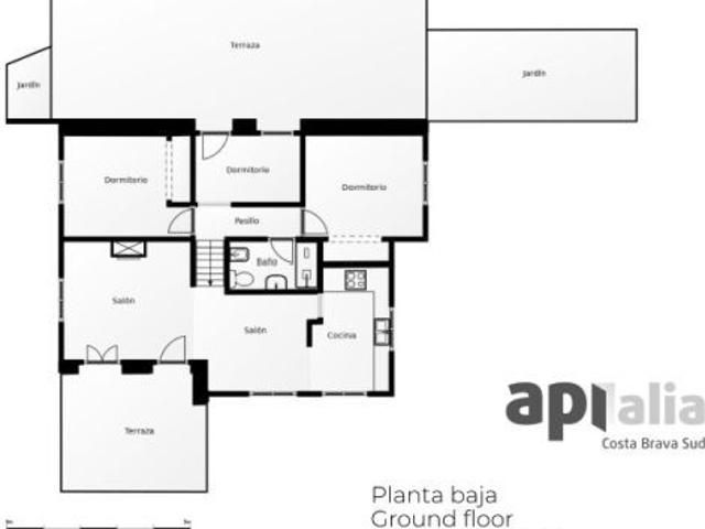 Una casa de cuento con gran jardín, privacidad y espacio para toda la familia