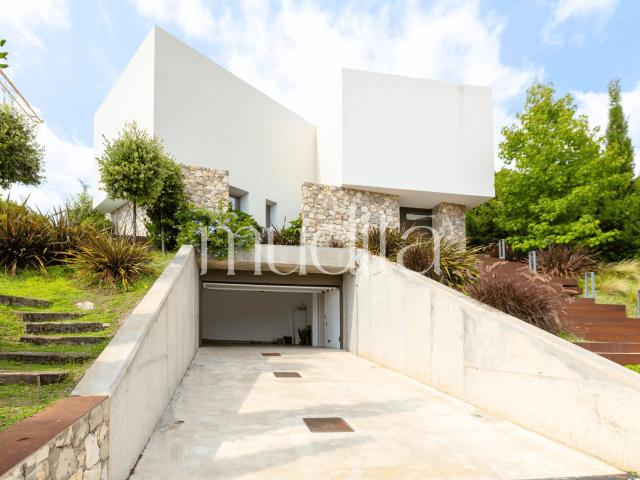 Una casa que respira arquitectura luz, jardín y silencio en el Maresme
