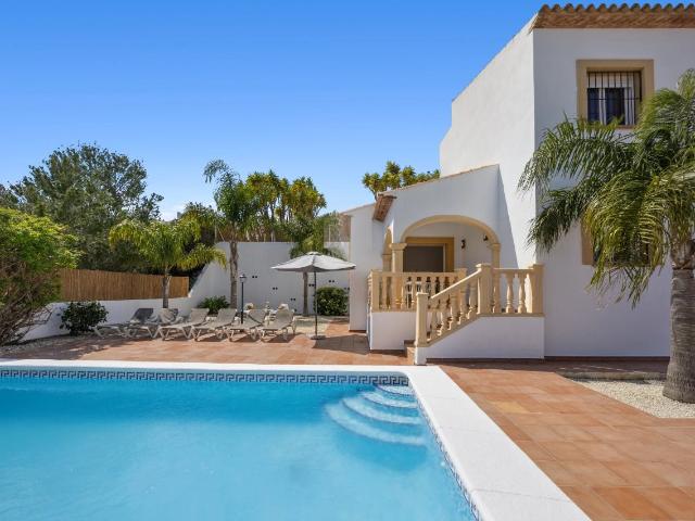 ¡Una ganga! El precio incluye el 10% de impuesto de transmis. 125m² Jávea Xabia