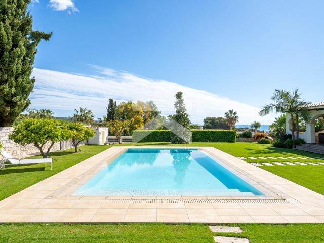 Una de las residencias más exclusivas de la Costa Dorada de. 832m² Roda de Bará