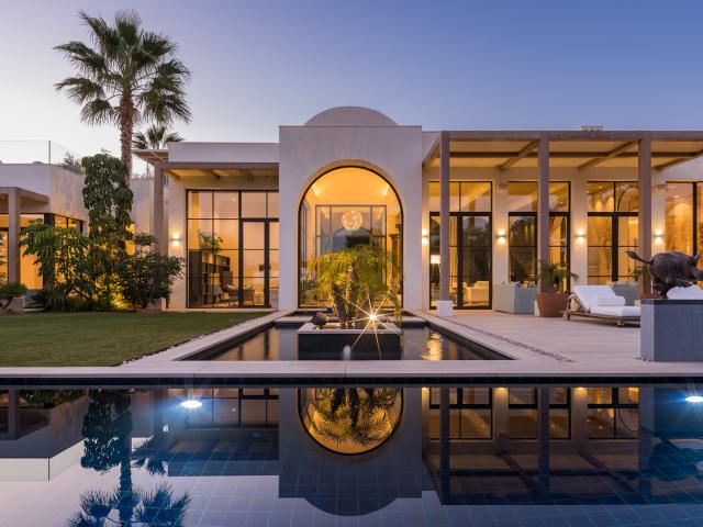Una expresión tranquila de la vida contemporánea en Sotogrande Alto