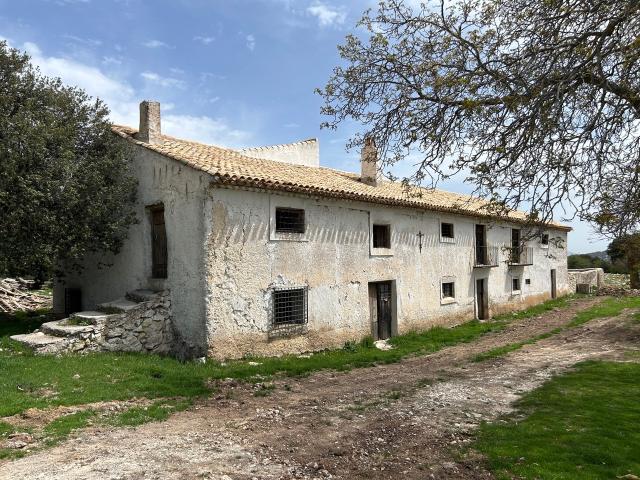 Una finca biodiversa de 550 hectáreas en el norte de la provincia de Granada