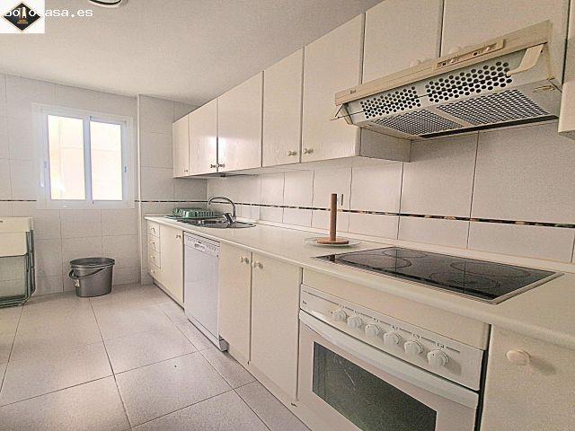 Una habitación para estudiantes en un piso de cuatro dormitorios